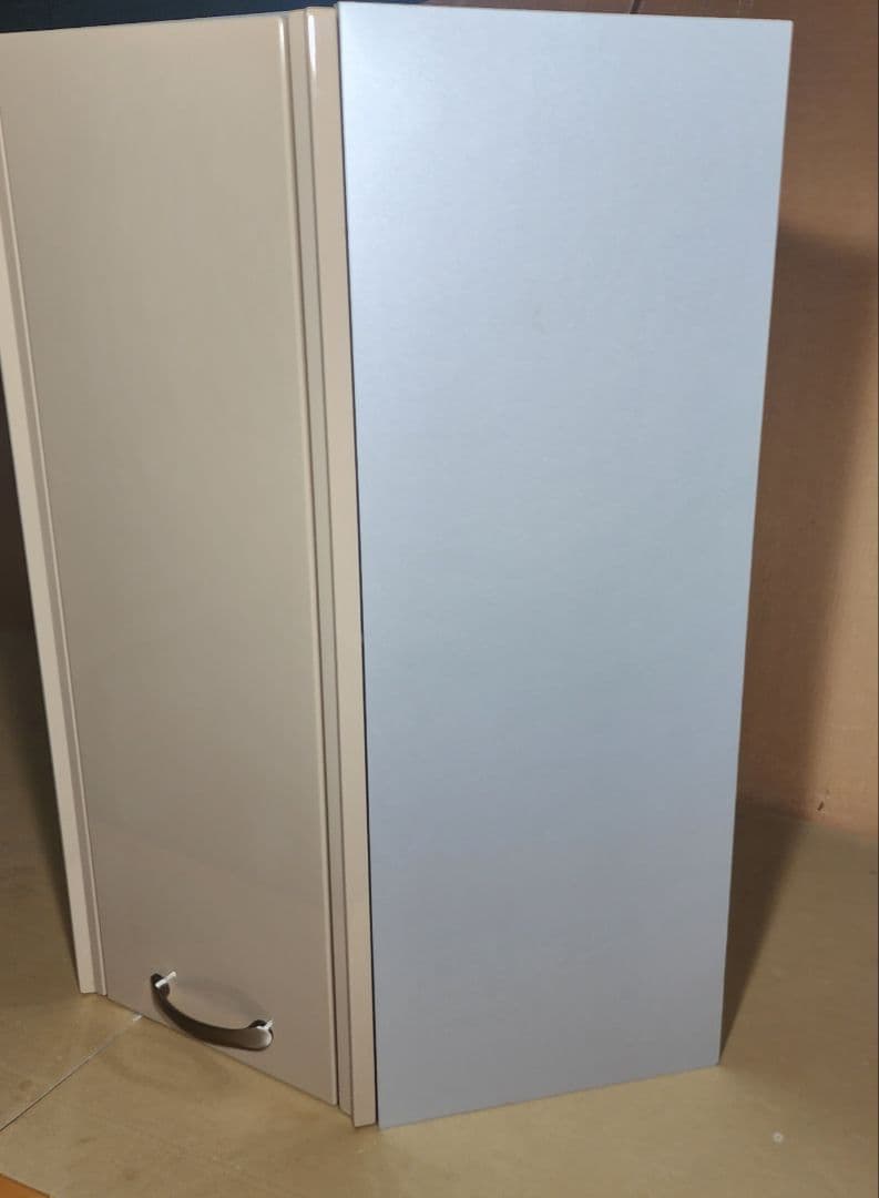 ガツンと大幅値引き ヨーロッパ最高級 可動式回転棚 ウォールユニット 吊り戸棚