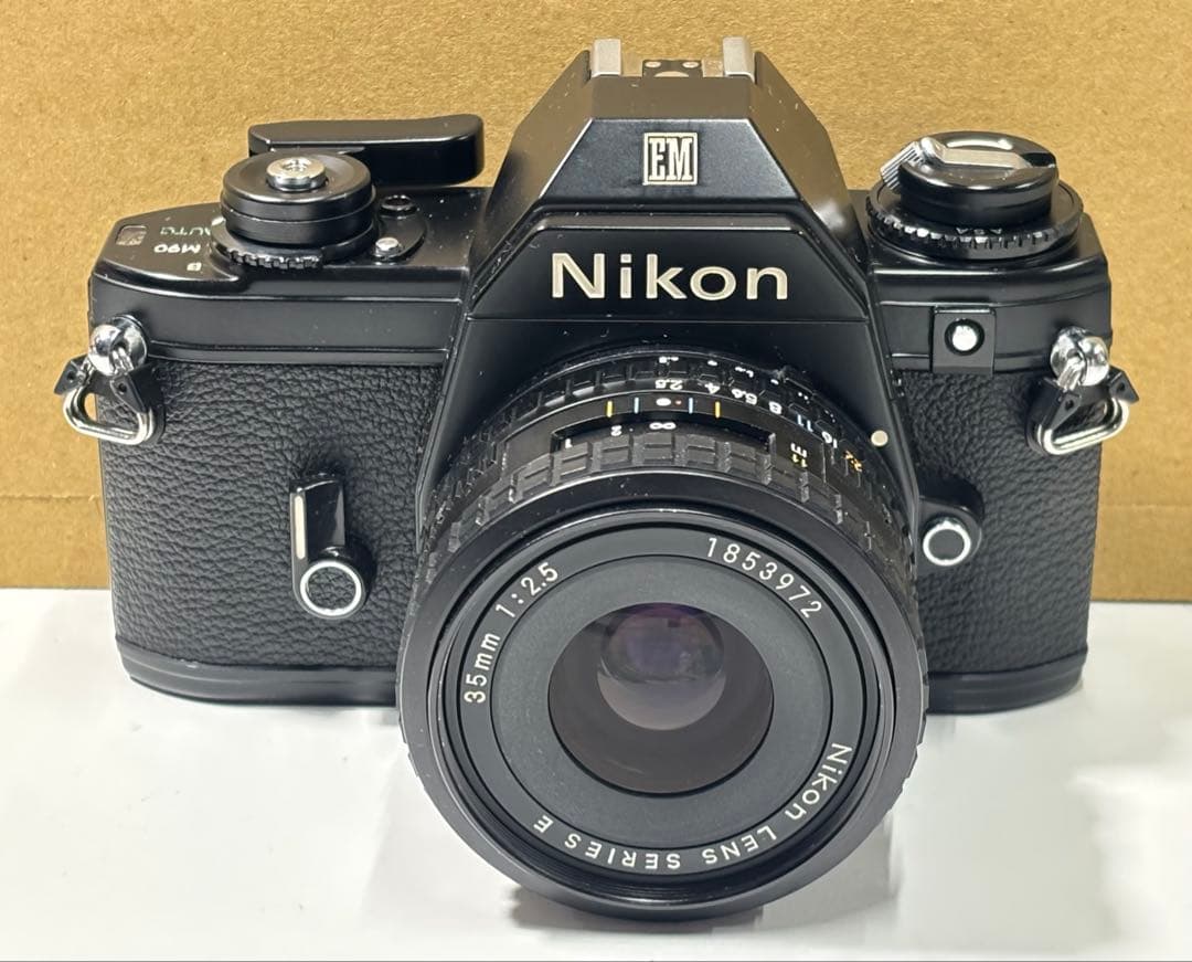 Nikon EM フィルム一眼レフカメラ