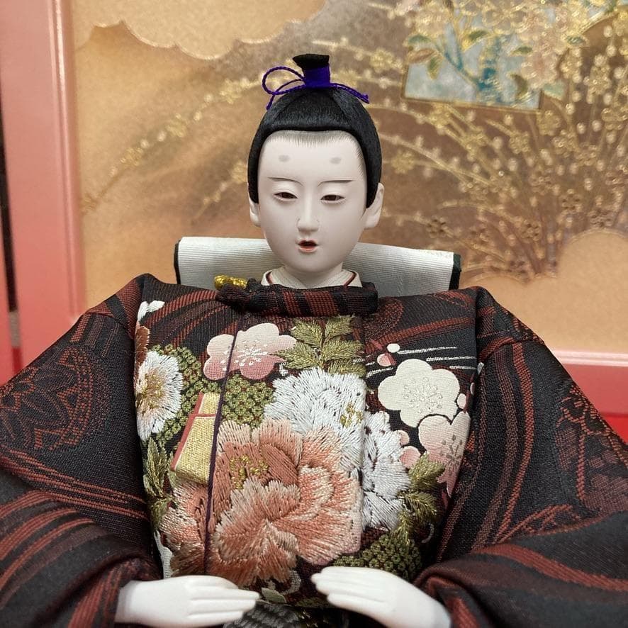 F4-7 訳あり特価　きれいな刺しゅう花柄衣裳　三五親王のみ