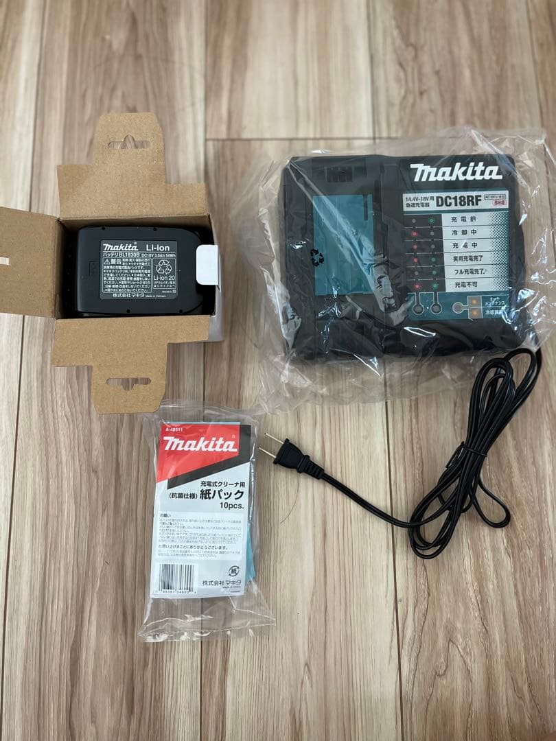 Makita CL182FDRFW クリーナー マキタ 新品 未使用 掃除機