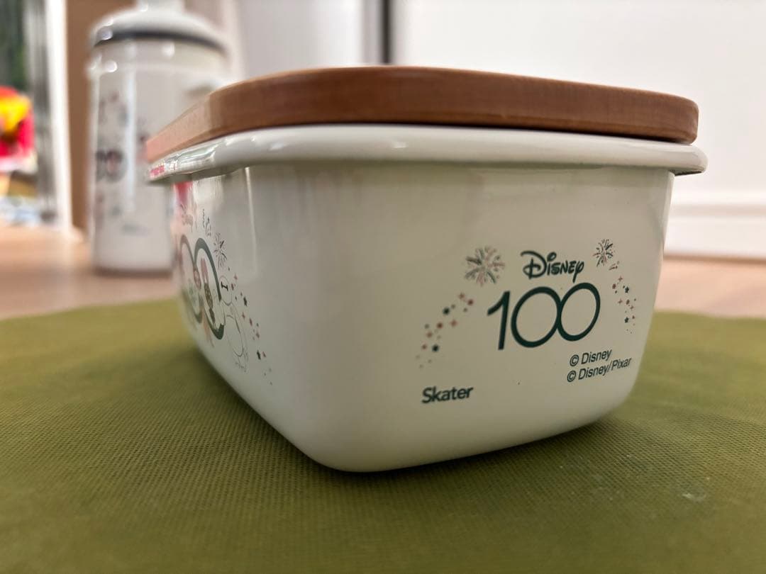 ディズニー100周年限定デザイン　4点