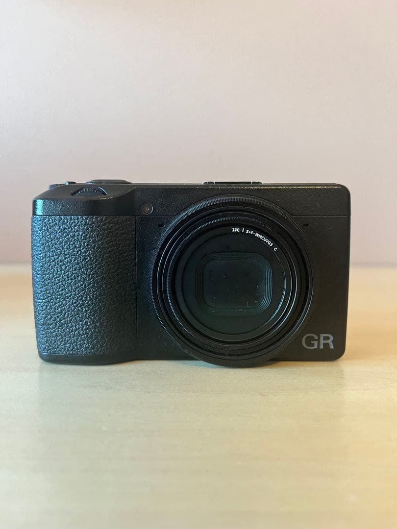 RICOH GRⅢ 本体と付属品（予備バッテリー、充電器あり）