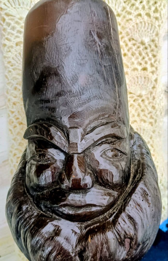 自然天然素材(木)の木彫時代物作者不明作印アリ中国と思れますとても珍です