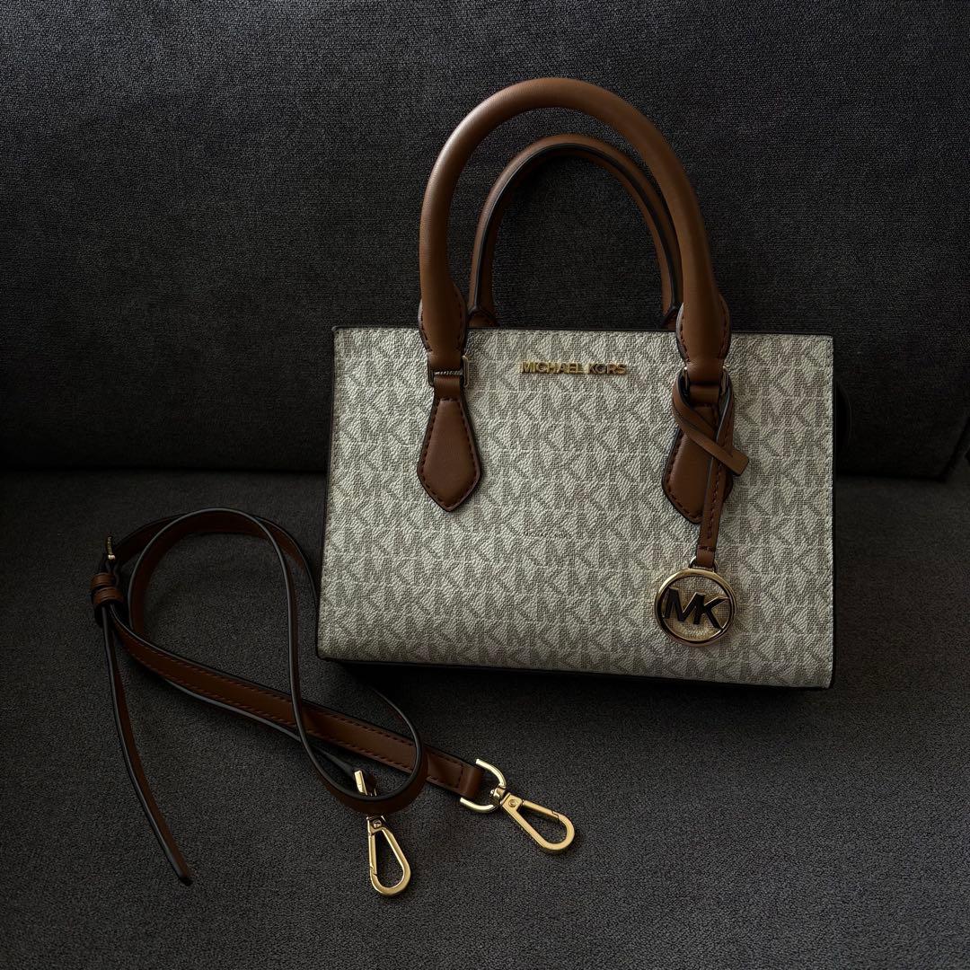 MICHEAL KORS SHEILA センタージップ サッチェル スモール