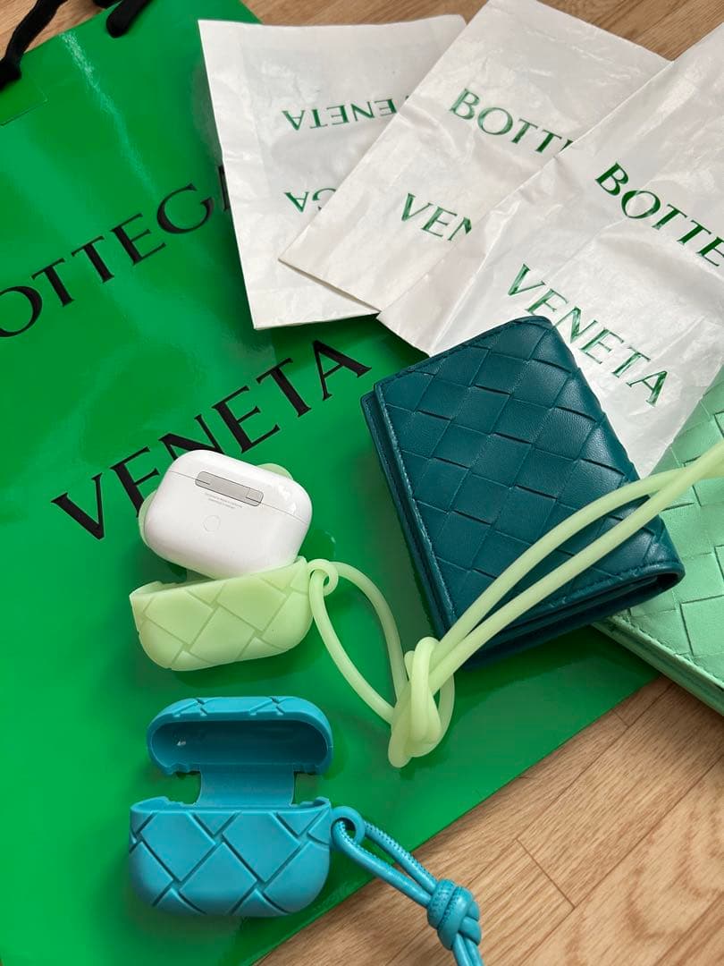 ボッテカ　BOTTGA AirPodsケース