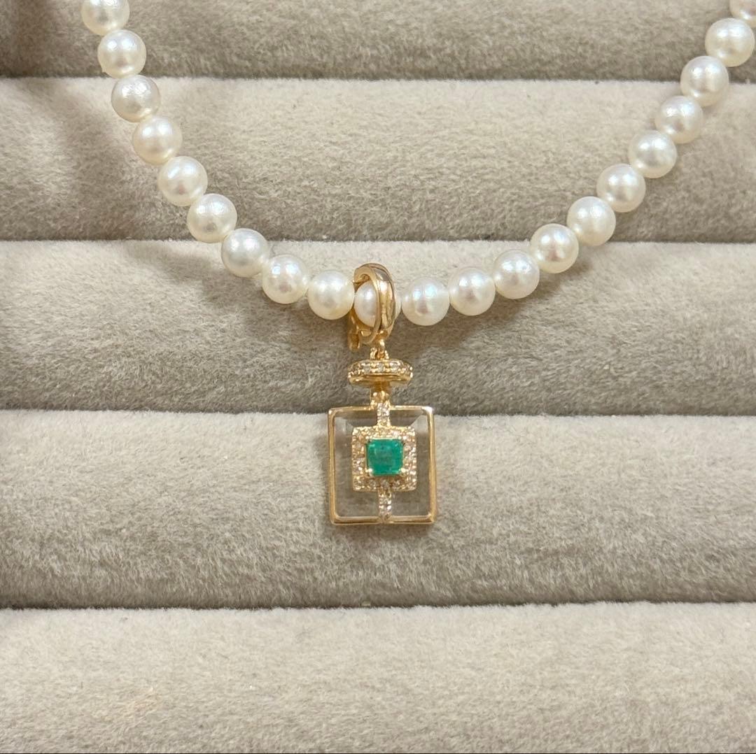 karen　K18エメラルド　ペンダントトップ　チャーム　18金　ダイヤ付