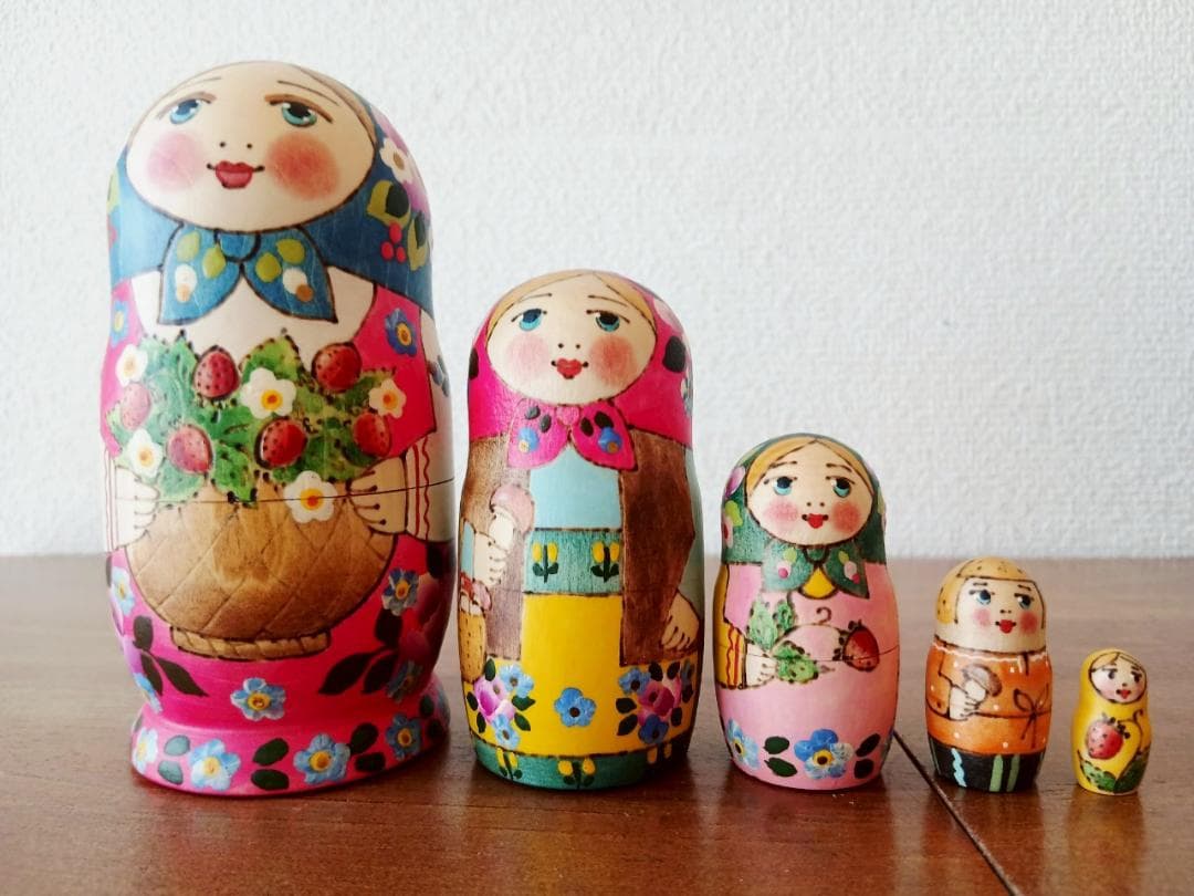 【LYH014】北欧ロシア雑貨 リューバ作 マトリョーシカ　 いちご