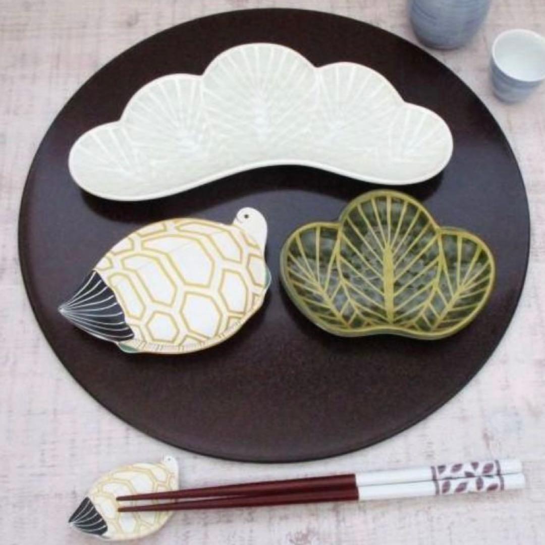 【新品】有田焼幸楽窯　錦銀松葉形前菜皿　縁起物