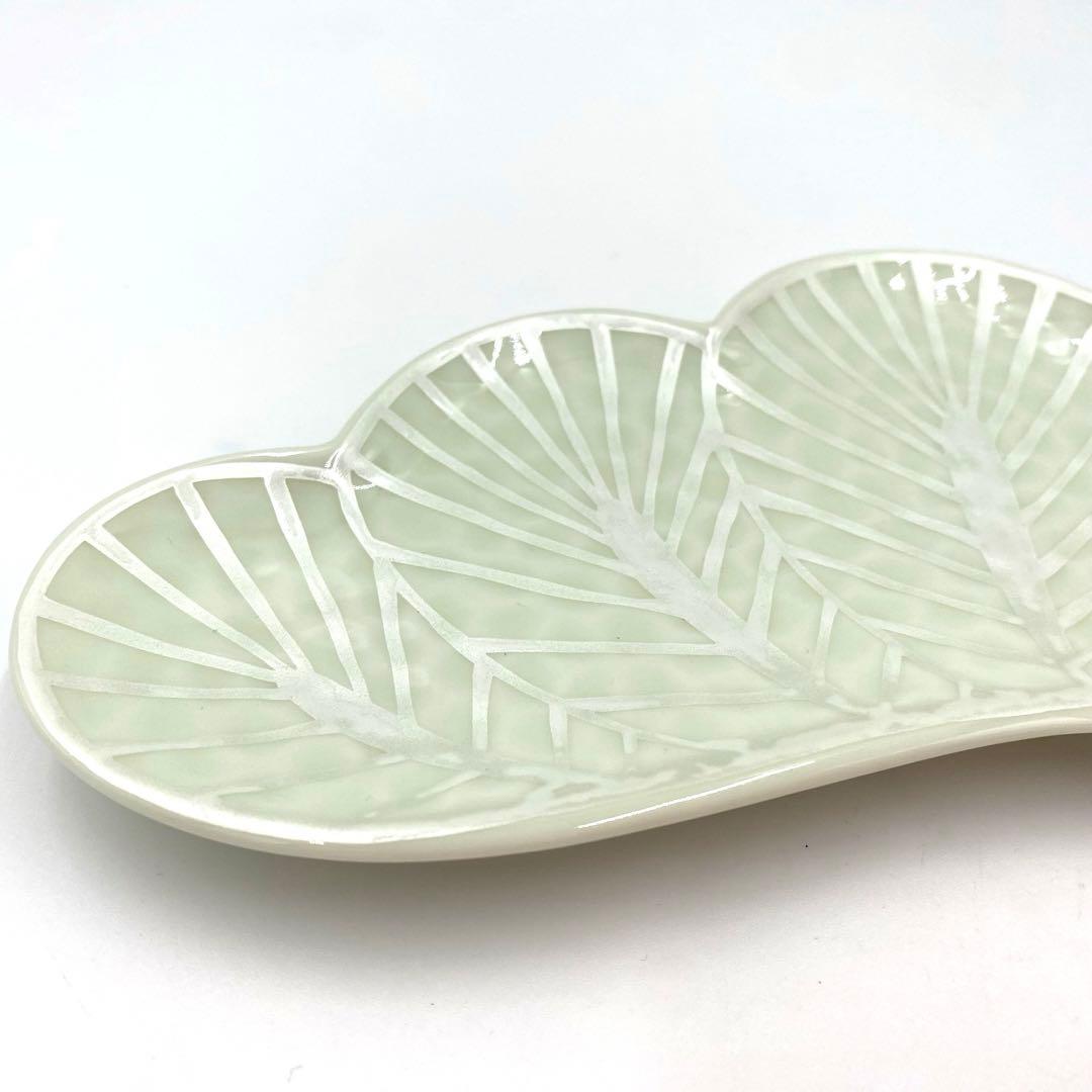 【新品】有田焼幸楽窯　錦銀松葉形前菜皿　縁起物