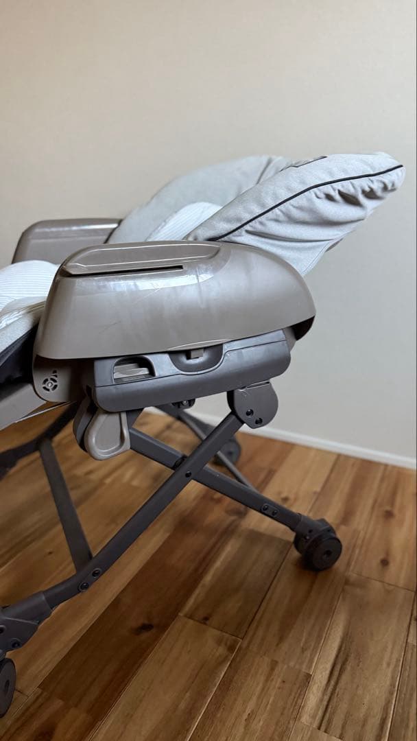 美品　コンビ ネムリラ　ベビーチェア ハイローラック　ハイローチェア