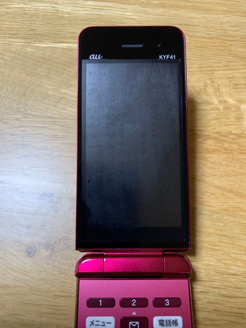 auかんたんケータイKYF41 卓上ホルダー付属