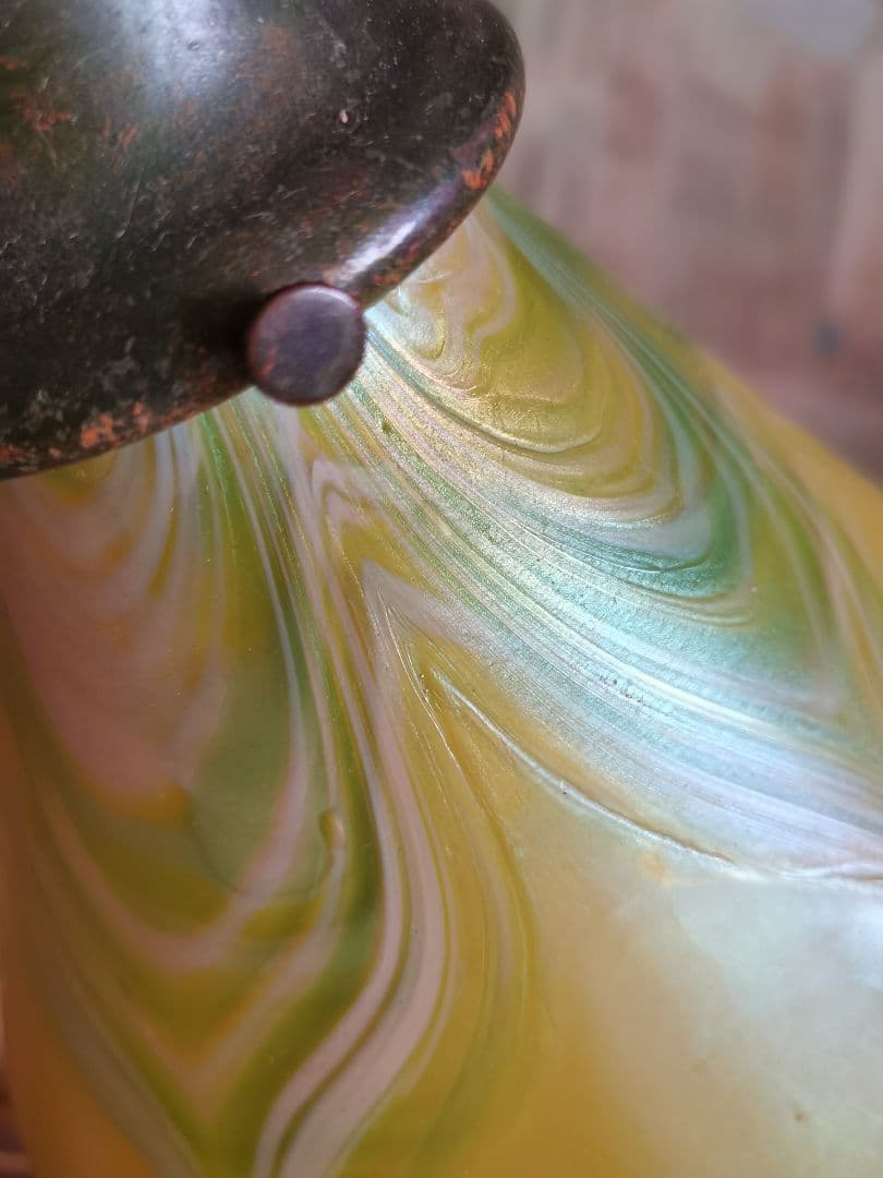 アンティーク 玉虫色イエロー&翠&乳白&桜 ファブリル系ガラス ランプスタンド