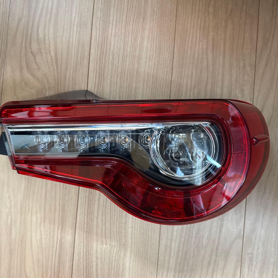 86 BRZ 純正後期テールランプ