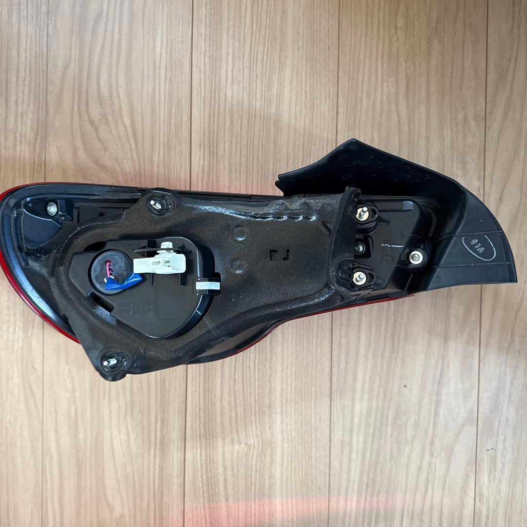 86 BRZ 純正後期テールランプ