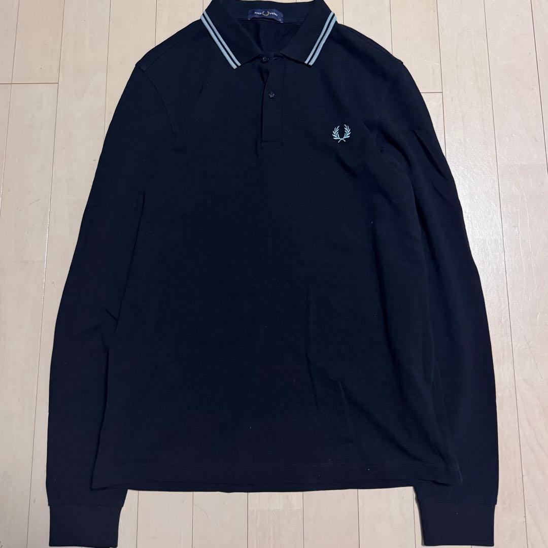 未使用に近い フレッドペリー ロングスリーブ ポロシャツ ブラック×スカイブルー