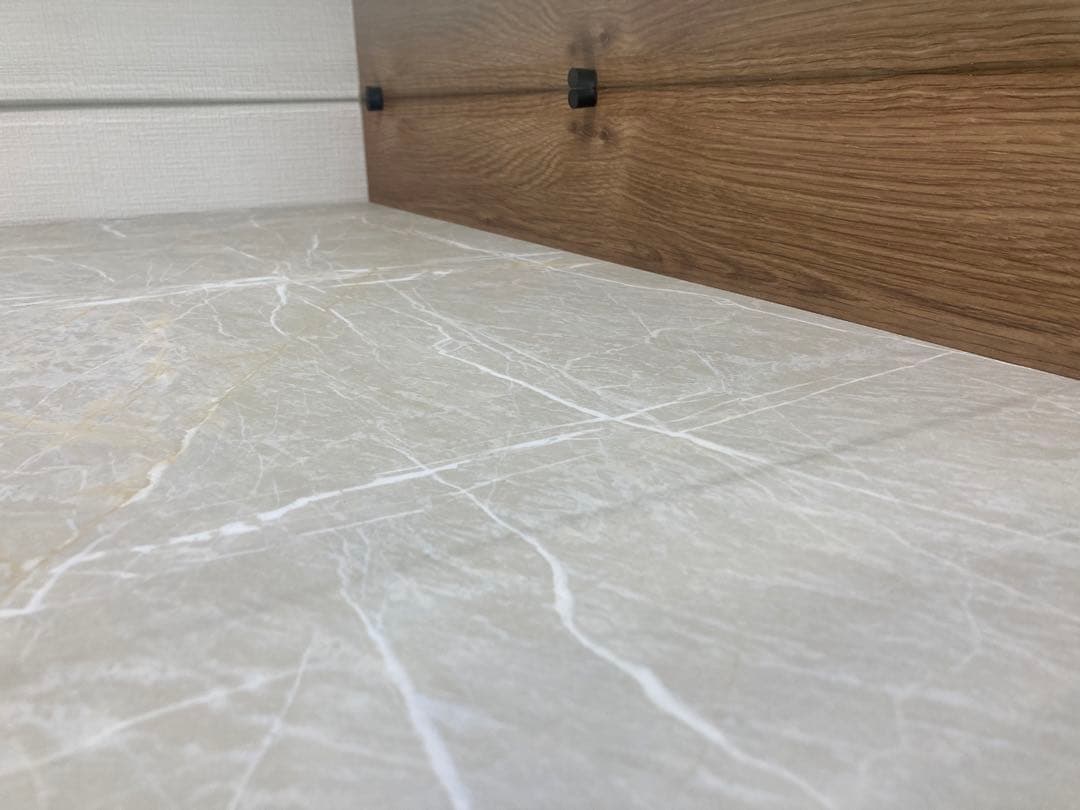 LOWY ロウヤ　木製センターテーブル　ガラス天板　ストーン調