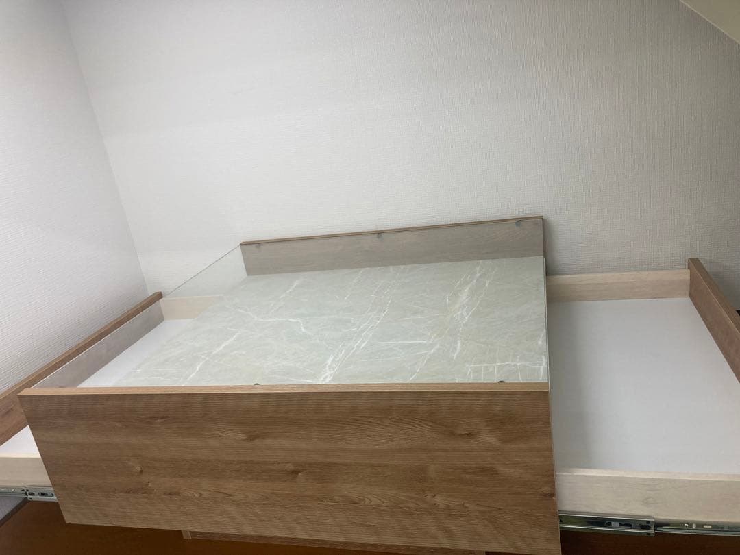 LOWY ロウヤ　木製センターテーブル　ガラス天板　ストーン調