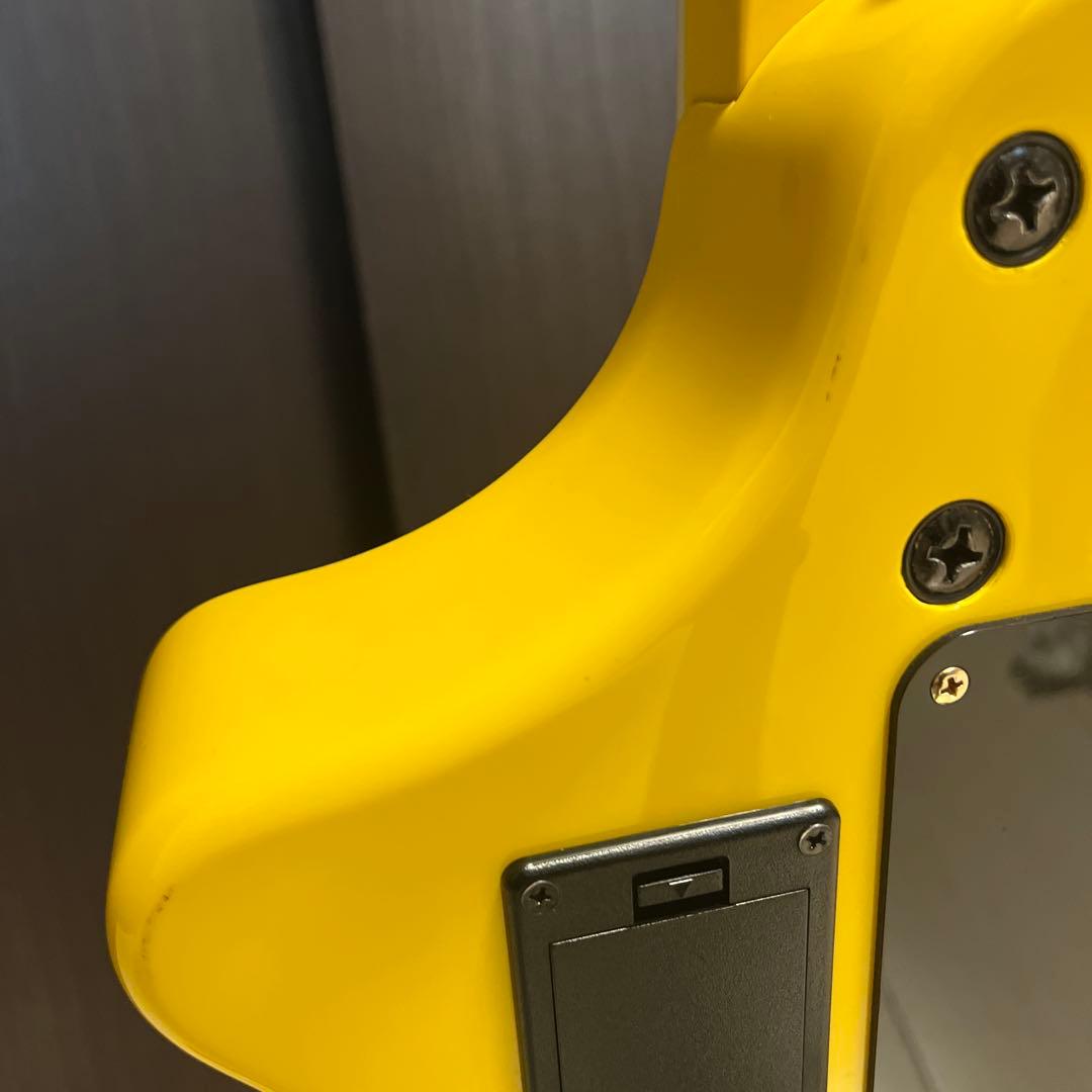 フェルナンデス　アンプ内蔵ギター　ZO-3 イエローハート