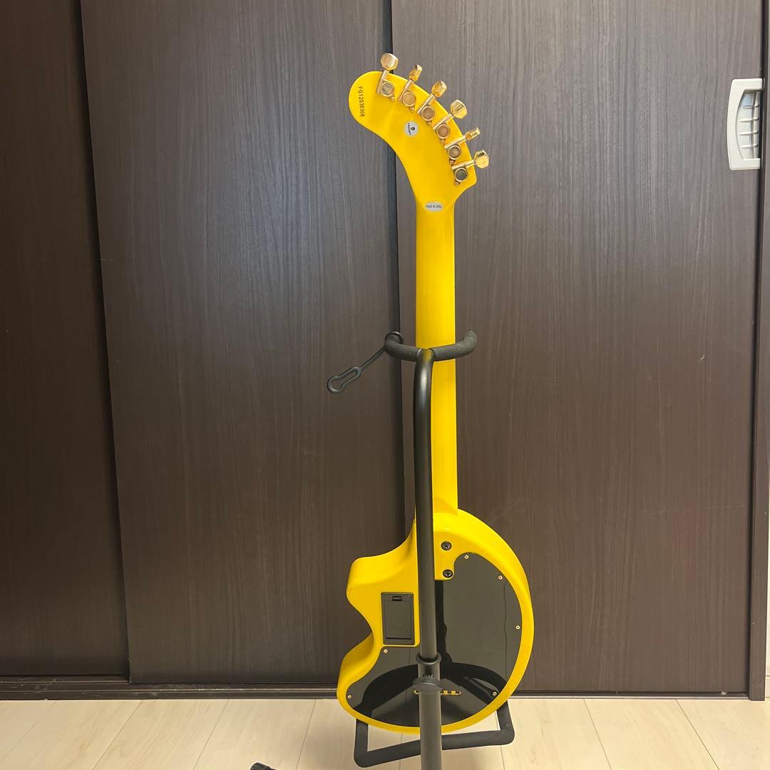 フェルナンデス　アンプ内蔵ギター　ZO-3 イエローハート