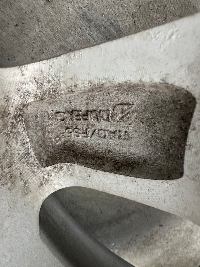 送料無料　195/65R15 冬タイヤブリヂストン　プリウスから取外