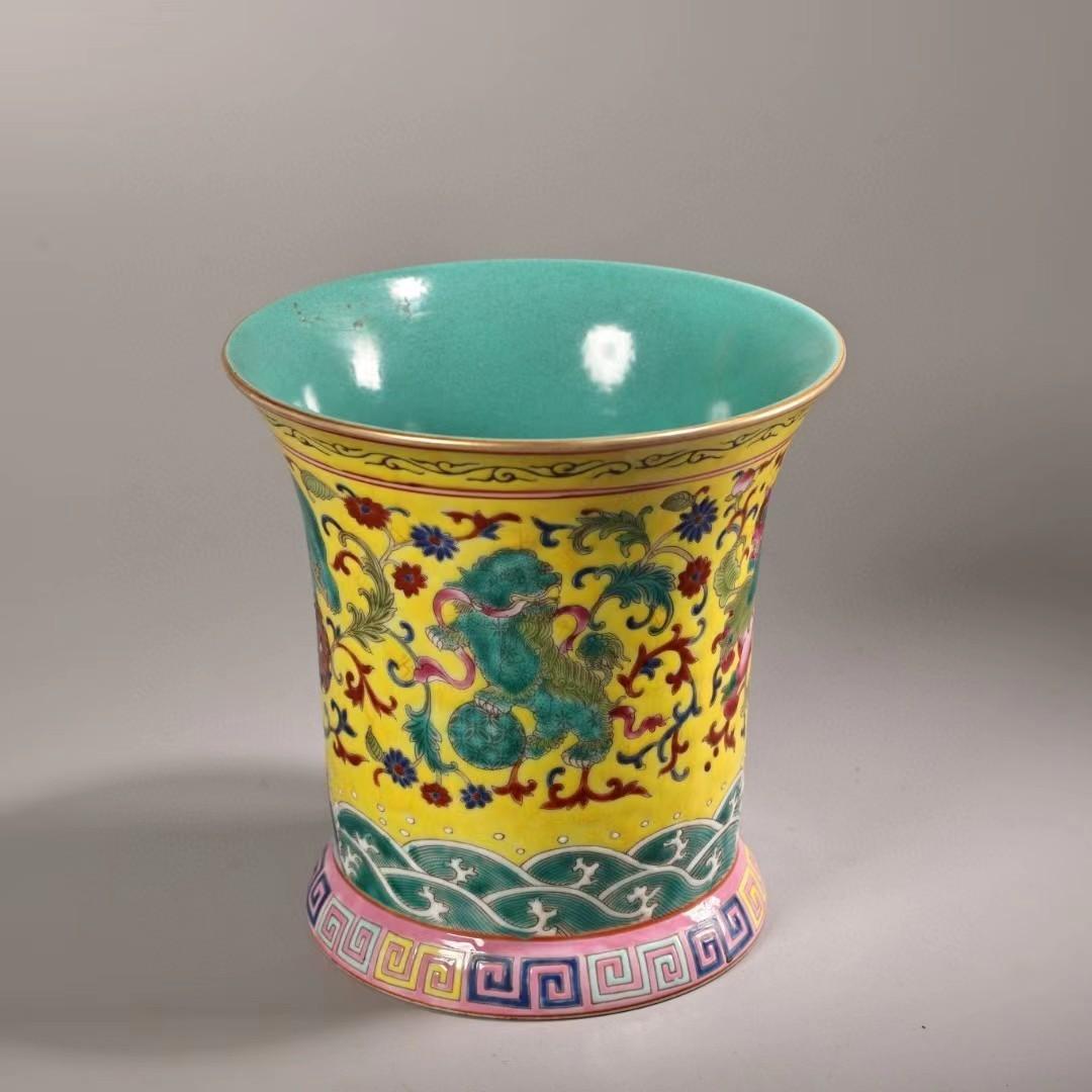 中国古美術・珍蔵珐琅彩粉彩陶磁器のペン立・書道品・純手描き・案頭・文房具・箱付き