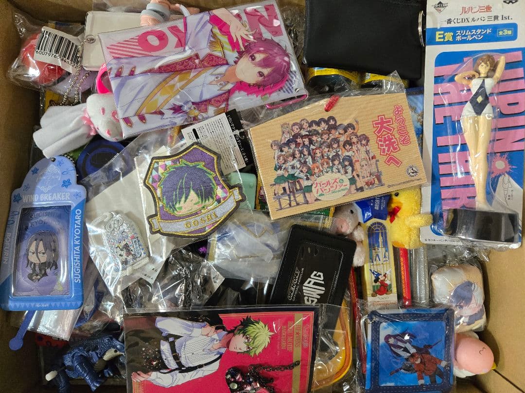 アニメグッズなど 140サイズ ノンジャンル 大量 まとめ売り 約530点