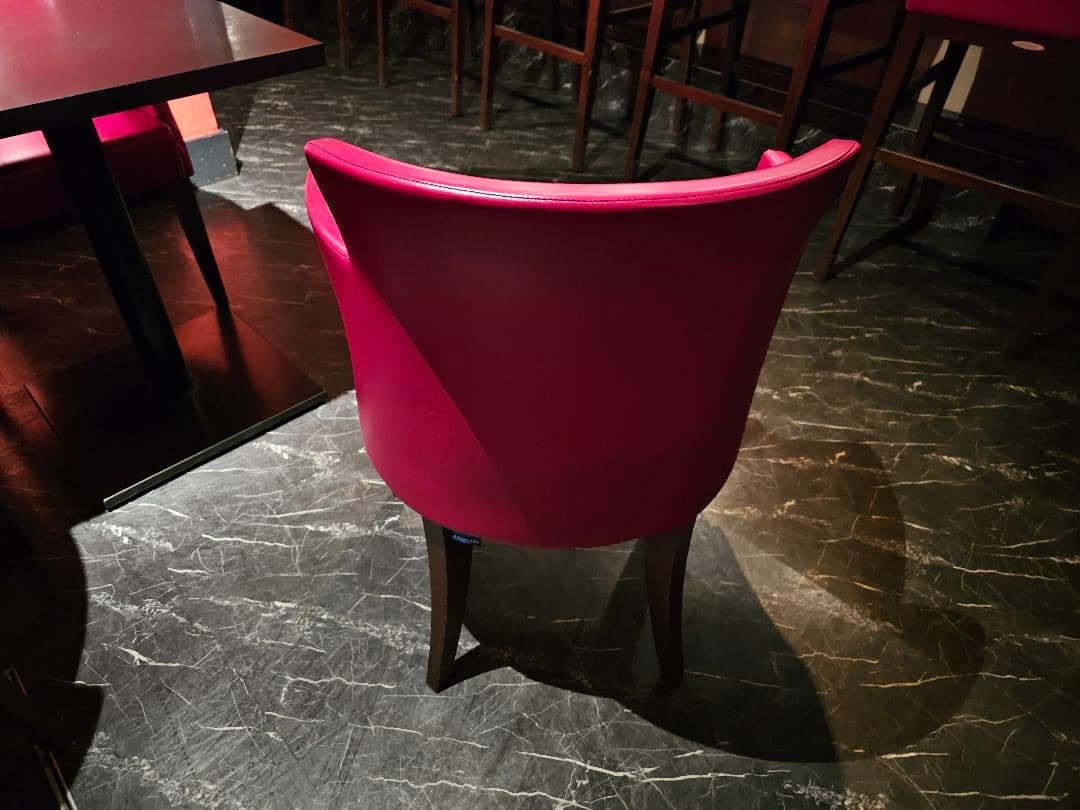 sogokagu　リーシュの椅子4脚とテーブル2台のセット