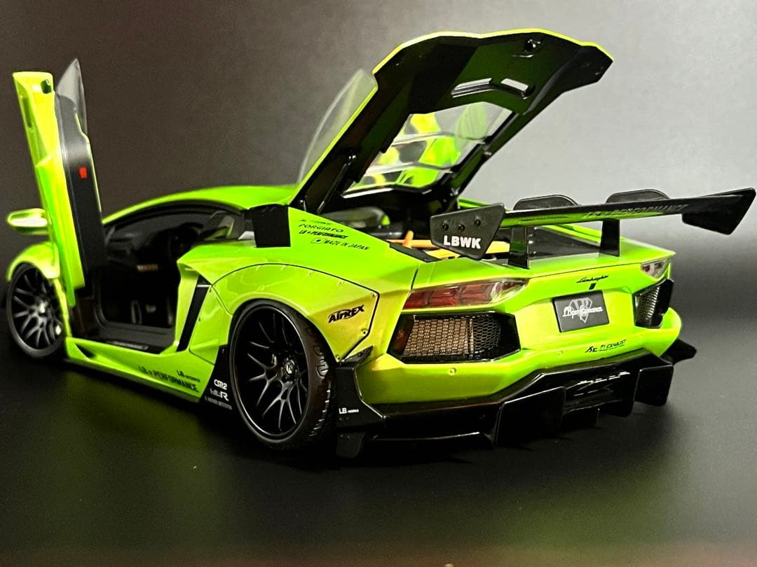 【限定】AUTOart LBWK ランボルギーニ・アヴェンタドール 1/18
