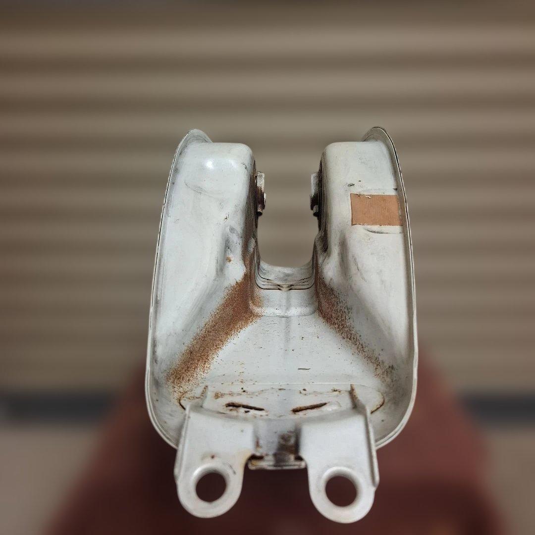 グラストラッカーガソリンタンク　内サビなし　キャップ、カギ、コック付　キャブ車用