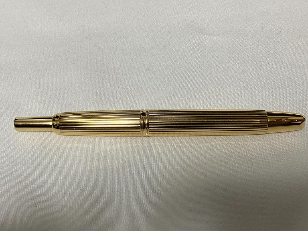 PILOT キャップレス ストライプ ゴールド ペン先F
