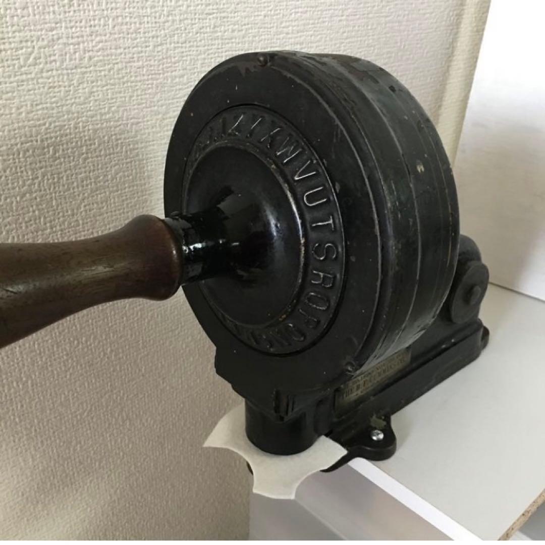アルファベット　型抜き
