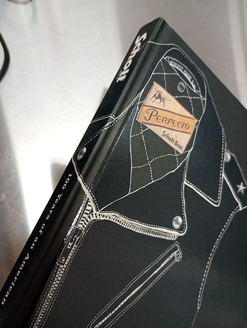 アート・デザイン・音楽 Schott 100 Years of an American Original