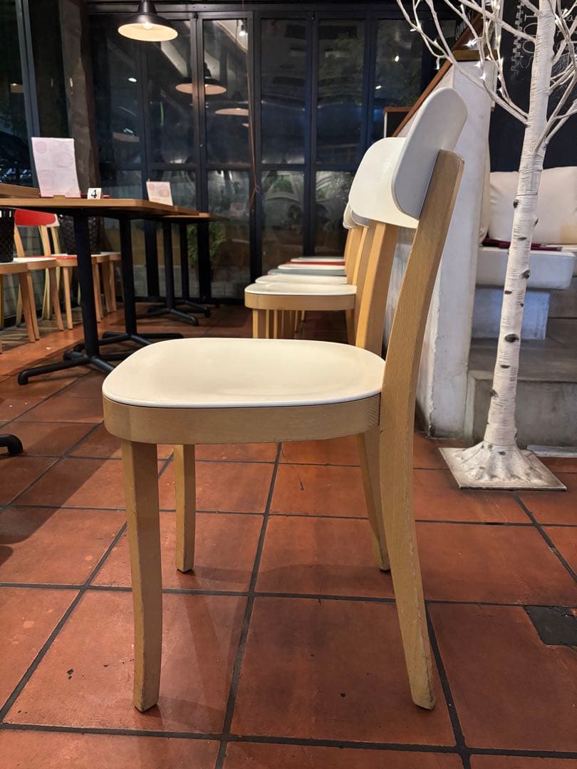 【皿洗いの民】 vitra バーゼルチェア