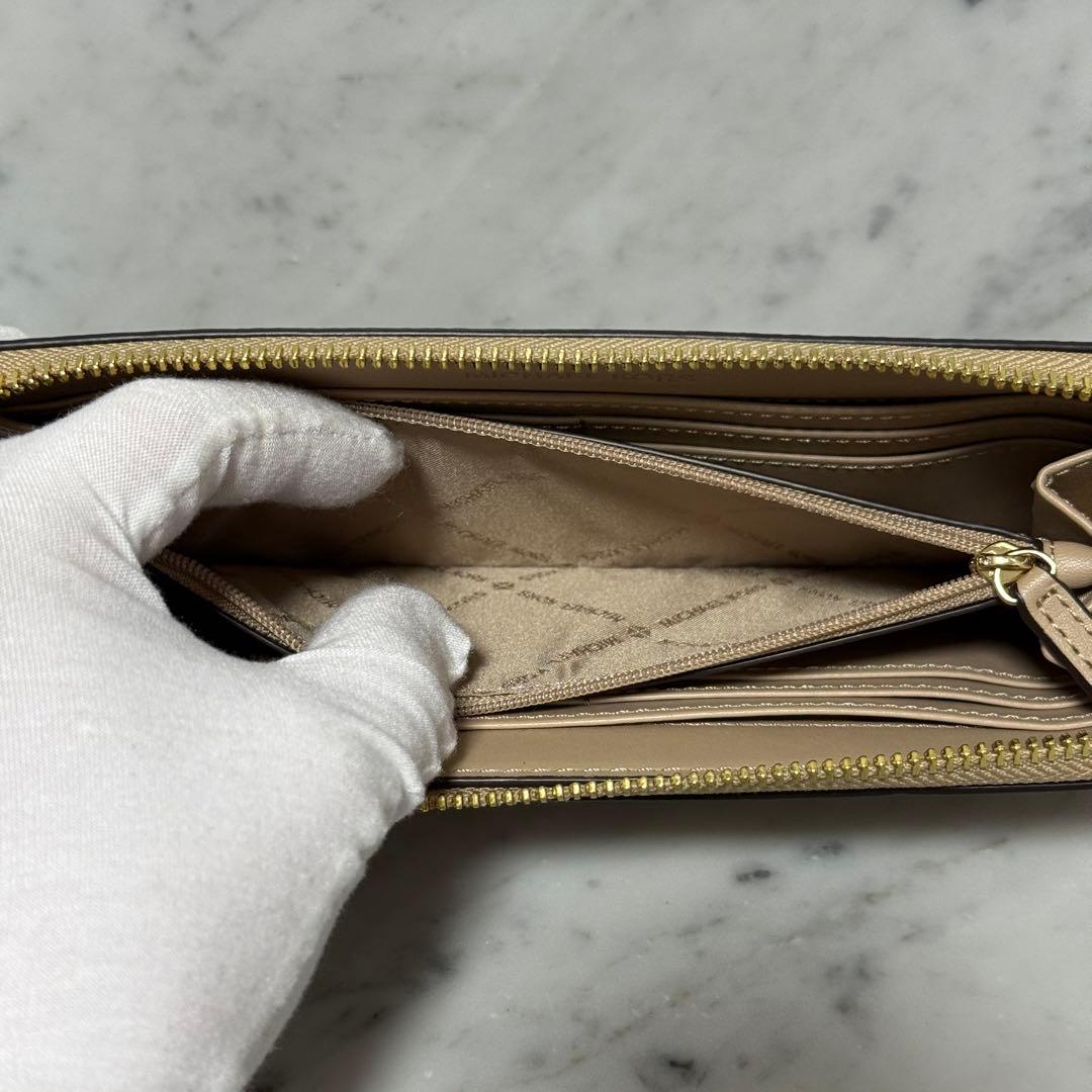 新品 未使用 MICHEAL KORS マイケルコース 長財布 ジップ ベージュ