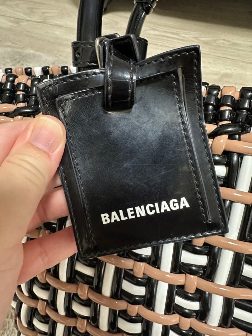 BALENCIAGA かごバッグ ブラック・ホワイト・ベージュ　ビストロXS