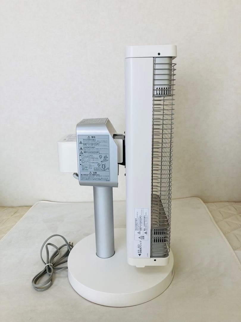 美品　ダイキン　遠赤外線暖房機　セラムヒート　ERFT11WS-W　2019年製