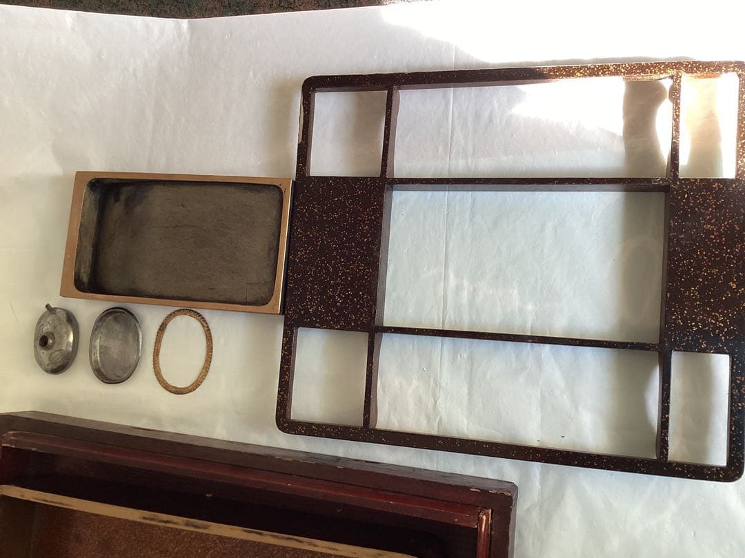 漆塗文箱 五葉松と橘花の金蒔絵　梨子漆塗　硯石・水滴付　硯箱　アンティーク　木箱