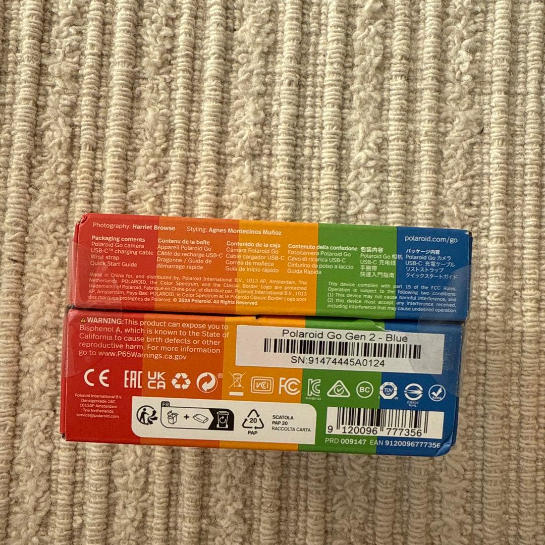 Polaroid Go Camera & Color Go Film 16枚入り