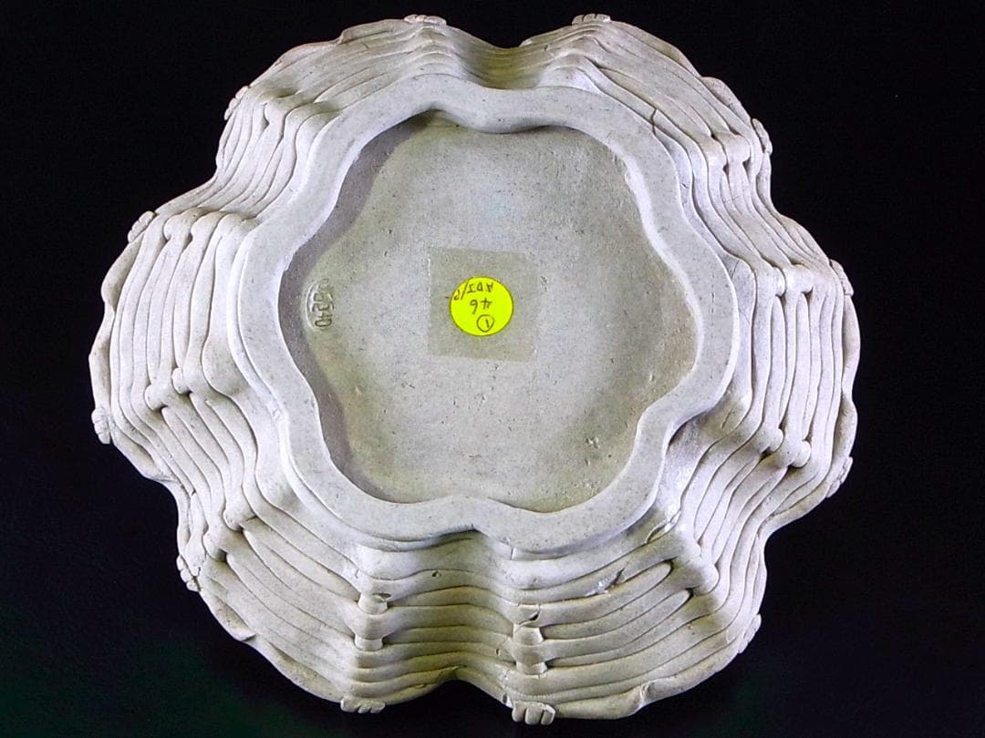 【 E918 】 素晴らしき超名品　明治期萬古焼上手作品　陽刻朝顔文飾り皿