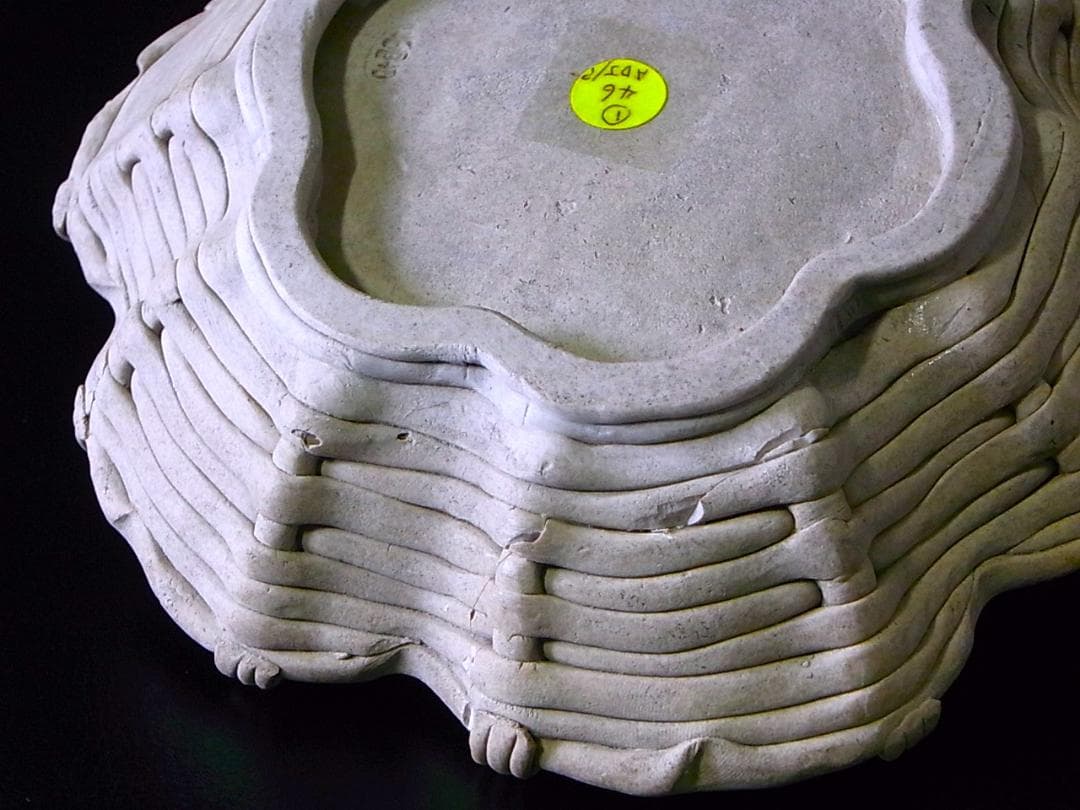 【 E918 】 素晴らしき超名品　明治期萬古焼上手作品　陽刻朝顔文飾り皿