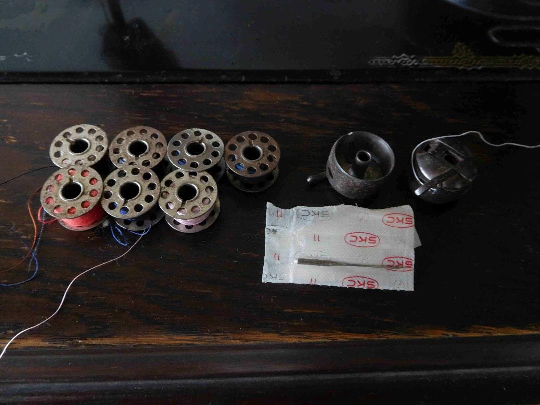 石川島芝浦タービン製・足踏みミシン