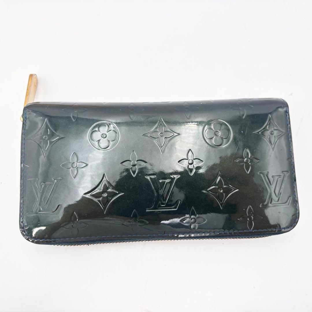 ルイ・ヴィトン M93722 ヴェルニ ジッピーウォレット ブルーニュイ
