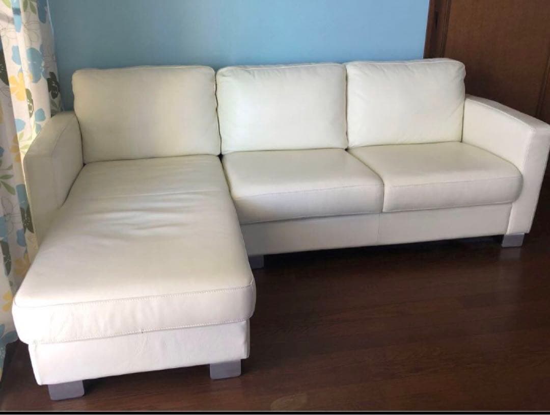 #美品　家具　ソファ　本革　ホワイト　インテリア　大塚家具　IDC 三人掛け