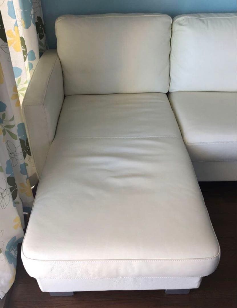 #美品　家具　ソファ　本革　ホワイト　インテリア　大塚家具　IDC 三人掛け