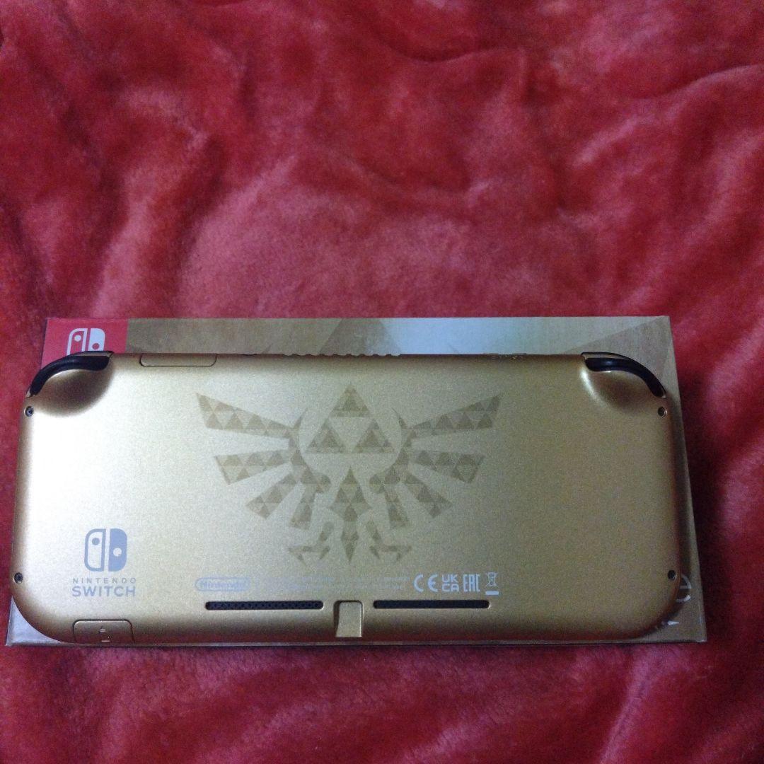 NintendoSwitchLite　ハイラルエディション　樹脂製保護カバー付