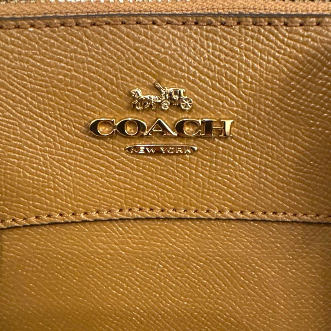 コーチ　ショルダーバッグ　ベージュ