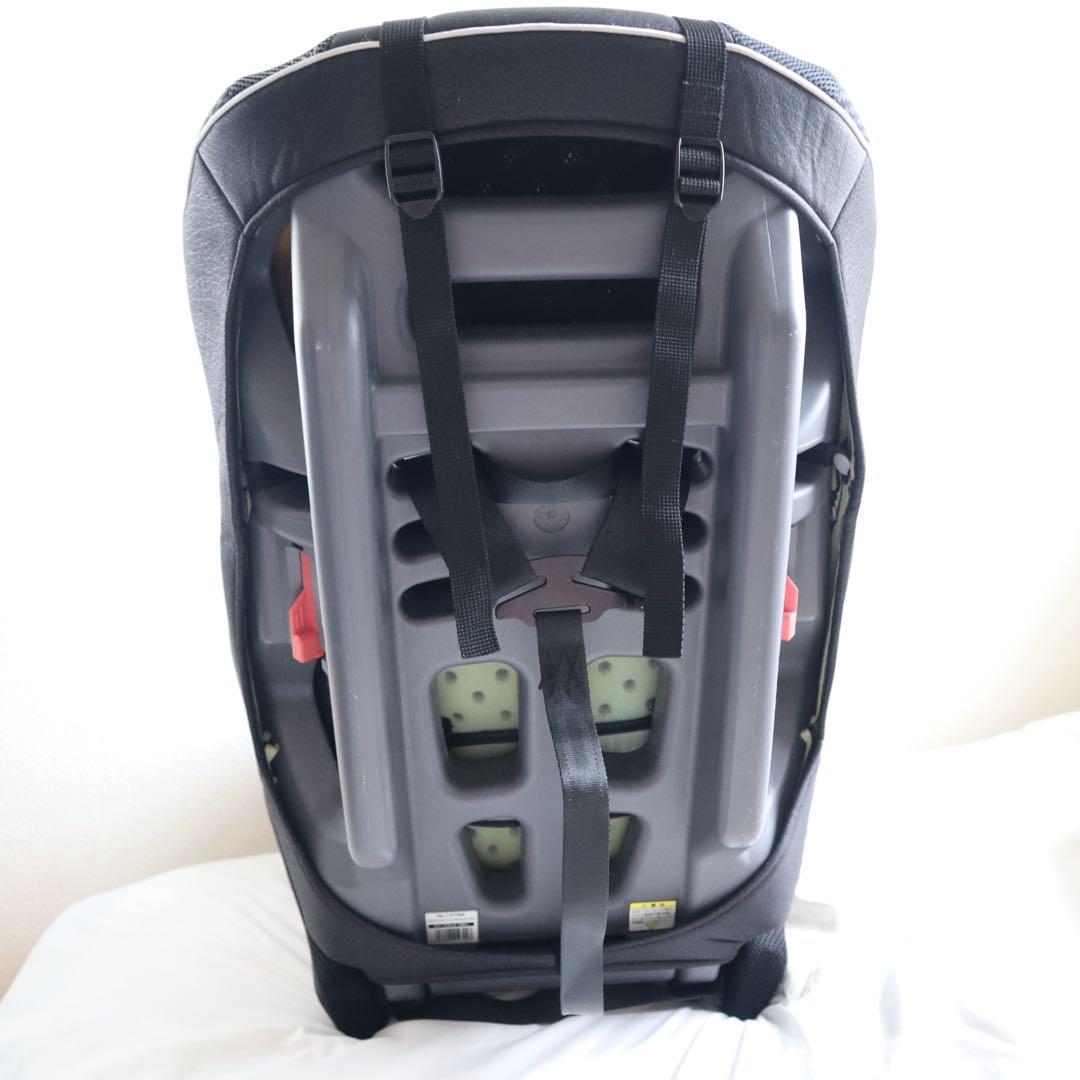 Combi チャイルドシート ブラック/グレー