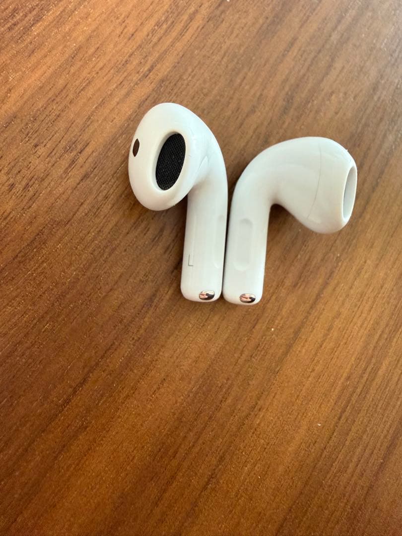 AirPods 4本体 ホワイト 充電ケース付き