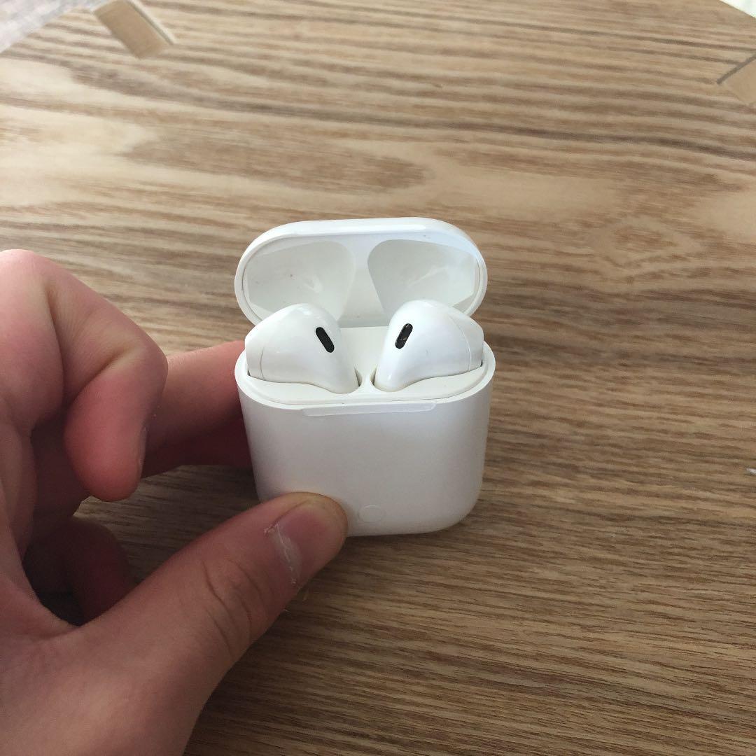 Apple AirPods  間違えてAmazonで2つ買ってしまいました。