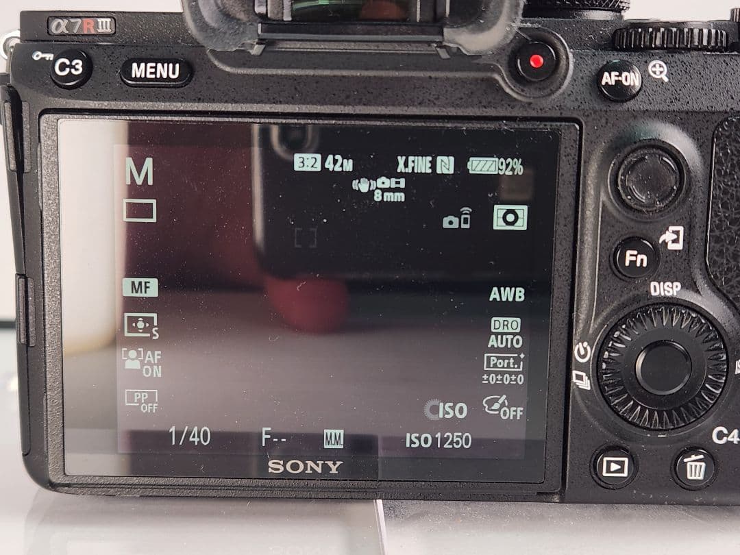 SONY α7R III ミラーレスカメラ 本体とバッテリーグリップ